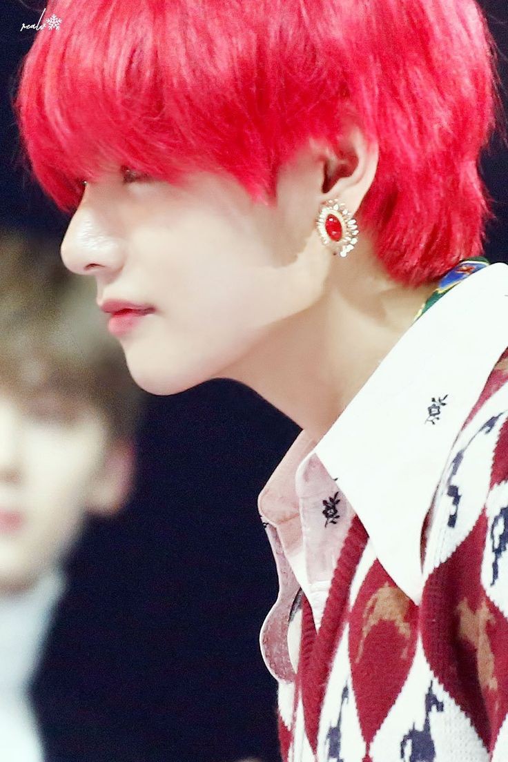 Taehyung's side profile appreciation - a breathtaking thread.