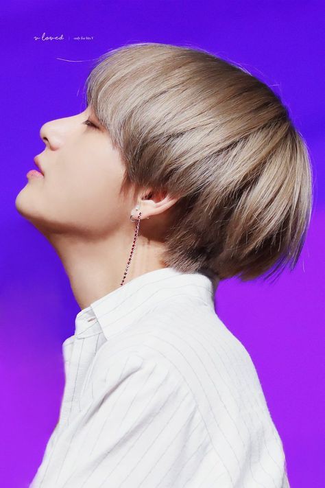 Taehyung's side profile appreciation - a breathtaking thread.