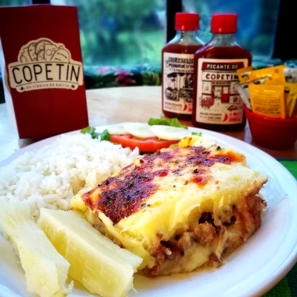CopetinDeBarrio's tweet photo. Hoy #Miércoles te traemos para el #almuerzo uno de los platos más pedidos de la casa 🍽️ Pastelón de papas relleno de carne acompañado con arroz blanco #18mil 🎉

Hacé tu pedido para delivery al 0973 576864 🍽️ 🧡 @copetindebarrio #cde https://t.co/5m1AC9MIah