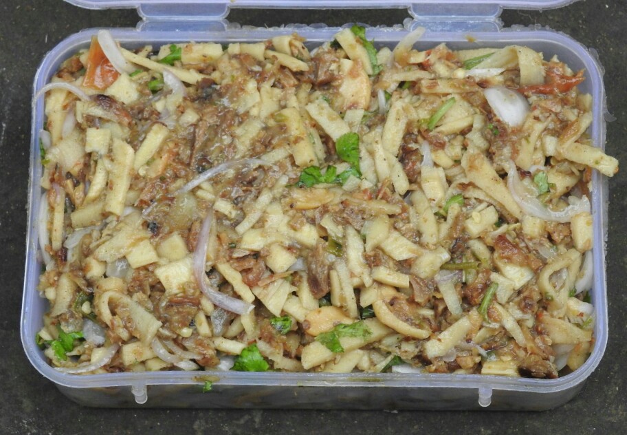 HindolPalace's tweet photo. Fresh #WildMushroom #NadaChotu from #PalaceGrounds and #Bambooshoot #Karida from #Anandaban today morning thanks to #Gandharba n #Natho. No more this season im told
Happy with what God gives !! 😇
#FirewoodCookery on #MudBakedChullah in kitchen courtyard #HindolPalace
Yummy 😋😝 https://t.co/iUeBZx986u