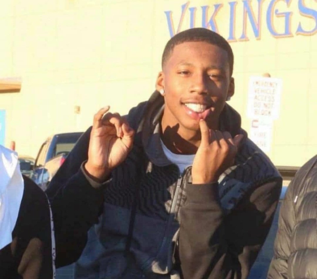 CamdenPhelps's tweet photo. Seattle needed new leadership yesterday. There is no reason a 19yr old Jamezz Johnson should have his life taken. #AlwaysAConk https://t.co/YlR6vWG0Px