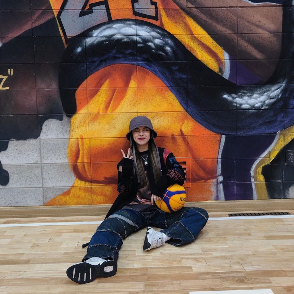 wheein__closet's tweet photo. 200517 휘인 인스타��램 https://t.co/VywHOuIAW3