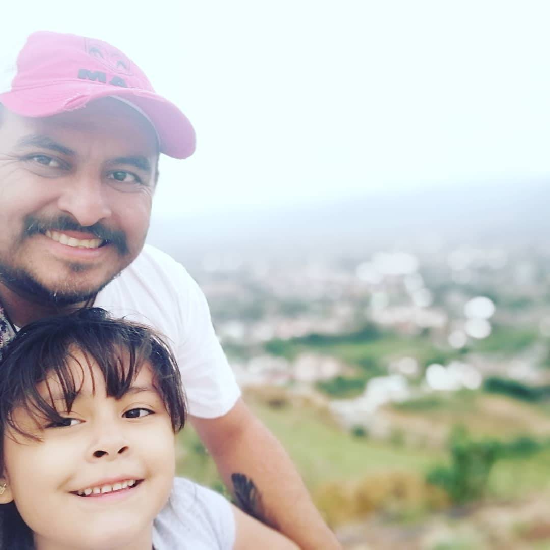argelrios's tweet photo. Pequeña mía, que tu sonrisa te brinde luz, que esa inteligencia tuya te muestre amor y que cuando recorras el mundo con tu libertad, voltees al cielo y sepas que del otro lado estamos contigo. Felices 7 por siempre mi #CeciRO♥️ https://t.co/kmfqFvsxkq
