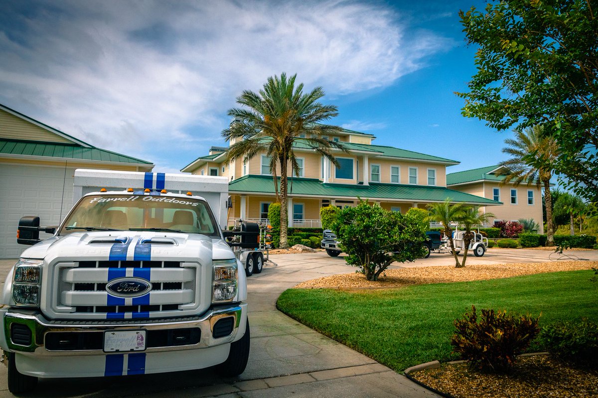 TeamFarrell's tweet image. Want lovely landscaping? One call does it all folks! #TeamFarrell