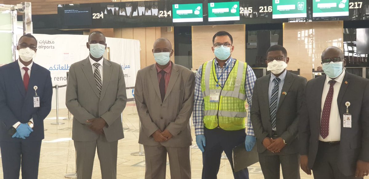 UgandaMFA's tweet photo. IN PICTURES: OFFICIALS OF THE UGANDA EMBASSY IN RIYAHD SEEING OFF UGANDANS AND LEGAL RESIDENTS WHO WERE STRANDED IN #SAUDIARABIA, #KUWAIT, #JORDAN, #OMAN & #YEMEN DUE TO THE COVID-19 PANDEMIC
#WelcomeHome #MOFADelivers #StaysafeUG #RepatriationUG https://t.co/80ql2UGKPr