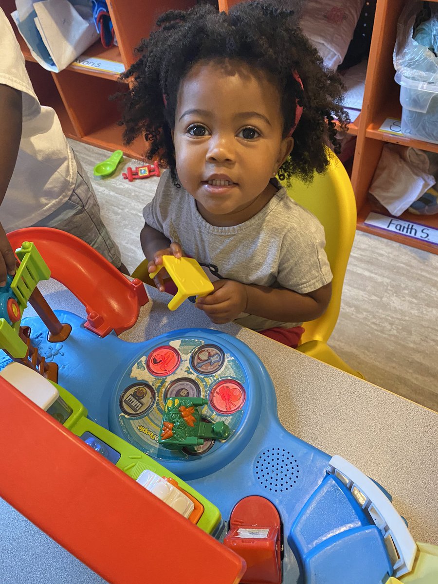 Unique Little Hands tweet media