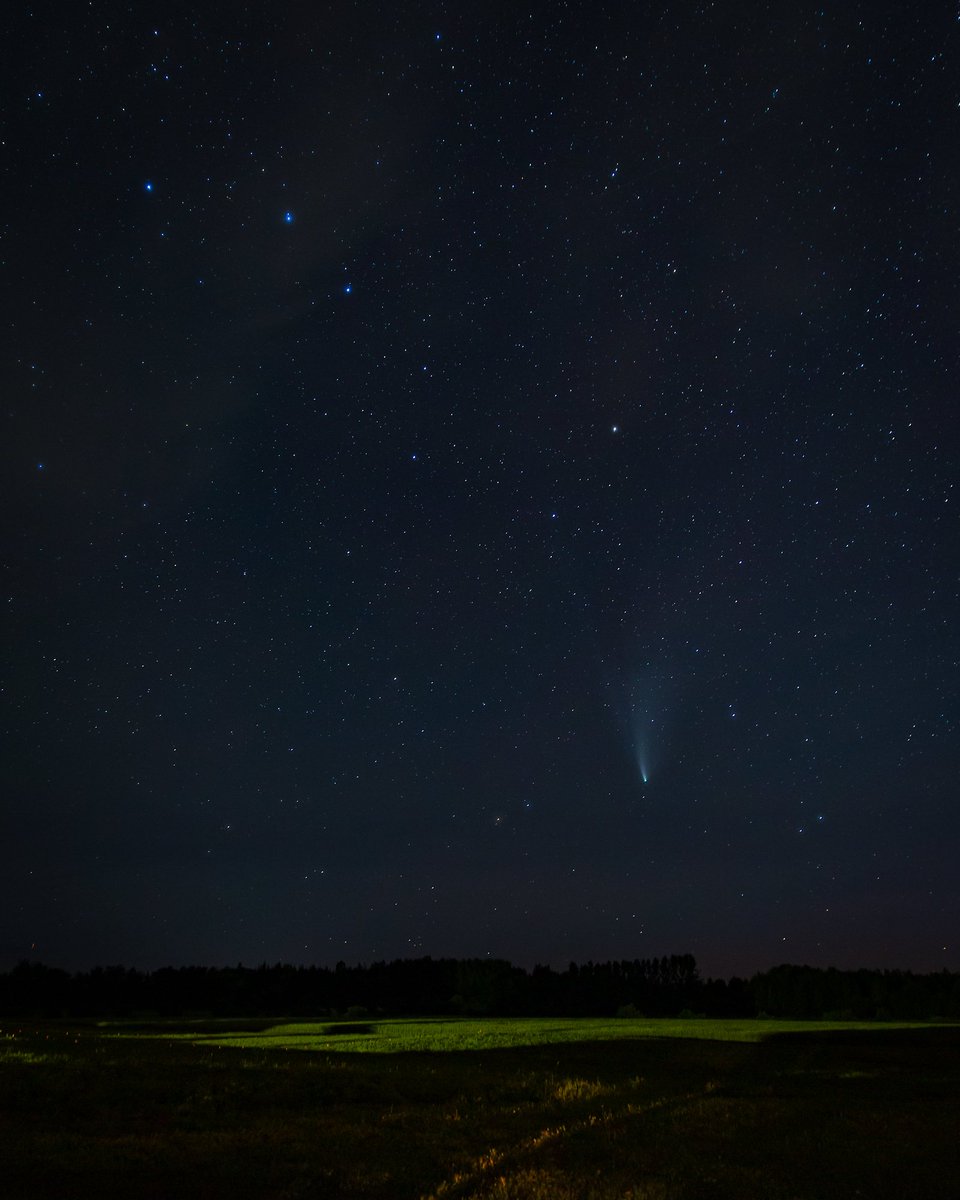 tbayalive's tweet photo. The mighty NEOWISE trailing across the Neebing skyline ☄️ #tbay #neowise #thunderbay https://t.co/LISaKzFomt