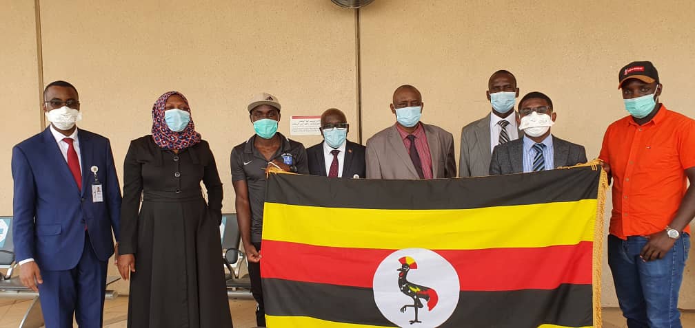 UgandaMFA's tweet photo. IN PICTURES: OFFICIALS OF THE UGANDA EMBASSY IN RIYAHD SEEING OFF UGANDANS AND LEGAL RESIDENTS WHO WERE STRANDED IN #SAUDIARABIA, #KUWAIT, #JORDAN, #OMAN & #YEMEN DUE TO THE COVID-19 PANDEMIC
#WelcomeHome #MOFADelivers #StaysafeUG #RepatriationUG https://t.co/80ql2UGKPr