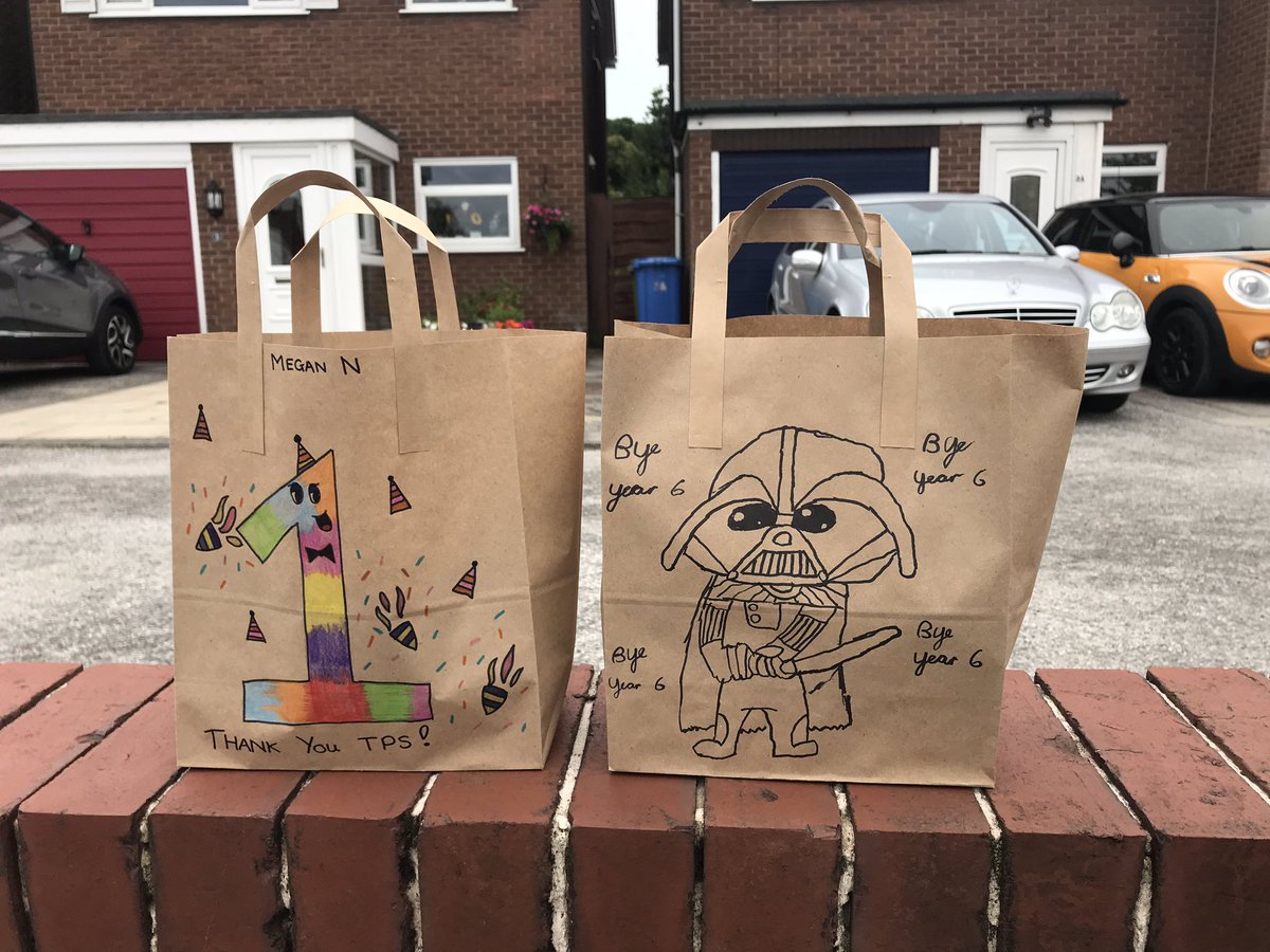 cn77's tweet photo. @Monster3smum @TyntesfieldES @TyntesfieldRH @tyntesfield @MrsWrightTPS And here are their final lunch bags! 😍😭 #lastdayofprimaryschool https://t.co/kru1v36a4L