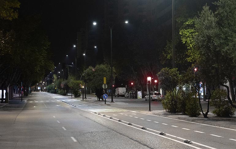 aunaelec's tweet photo. 🆕Las ciudades cada vez están más pobladas y buscan una iluminación vial que se adapte a las necesiades de los habitantes sin perjudicar su salud ni seguridad y que sea lo más eficiente posible. @ELTeLED nos habla de características de estas luminarias. ➡️ https://t.co/4Tl6KsOzAn https://t.co/J97Q0aY6CJ