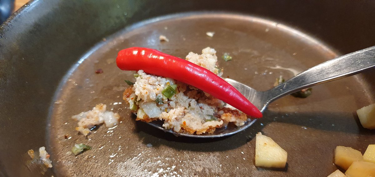 TomGreese's tweet image. I love Thai Food and I love to eat spicy... 

#thaifood #chiangmai #Migrationology