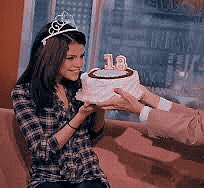 UpdatesSMG's tweet image. 10 years ago, how fast night changes 

happy birthday little angel @selenagomez , you deserve all the love !! 

#HappyBirthdaySelena #28YearsWithSelena