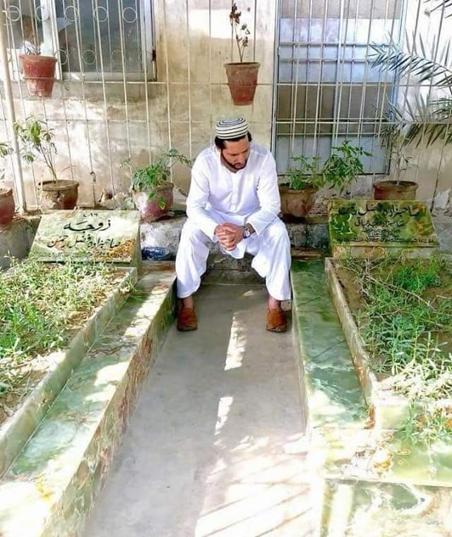 IamYasif's tweet photo. Only those can understand value of mother who have lost her....

This pic of @SAfridiOfficial explains every thing 💔
#میری_ماں_میری_جنت https://t.co/NiO3VPNu5j