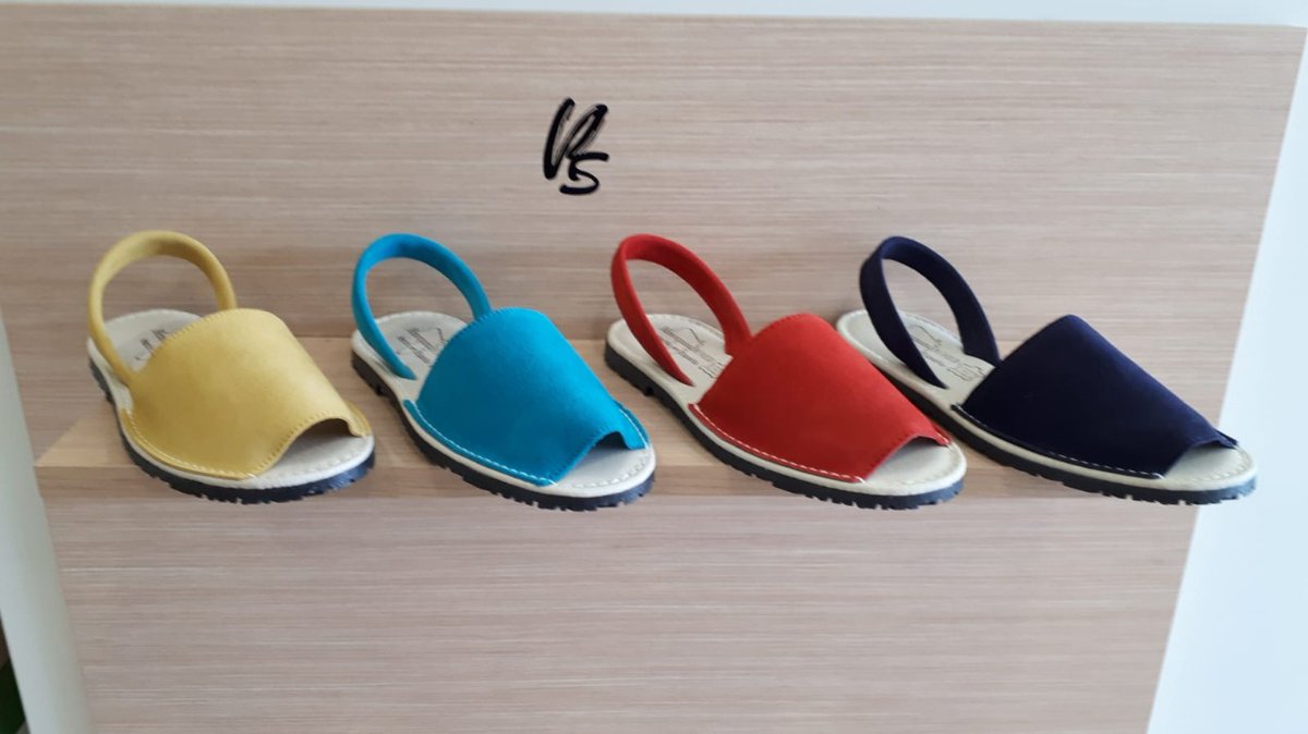 RitualsShoes's tweet photo. ¿Mucho calor? 😬 Aprovecha nuestras rebajas y lleva tus pies cómodos y fresquitos 😜
#ritualsshoes #rebajas #ofertas #modaverano https://t.co/MhdqaADXhJ