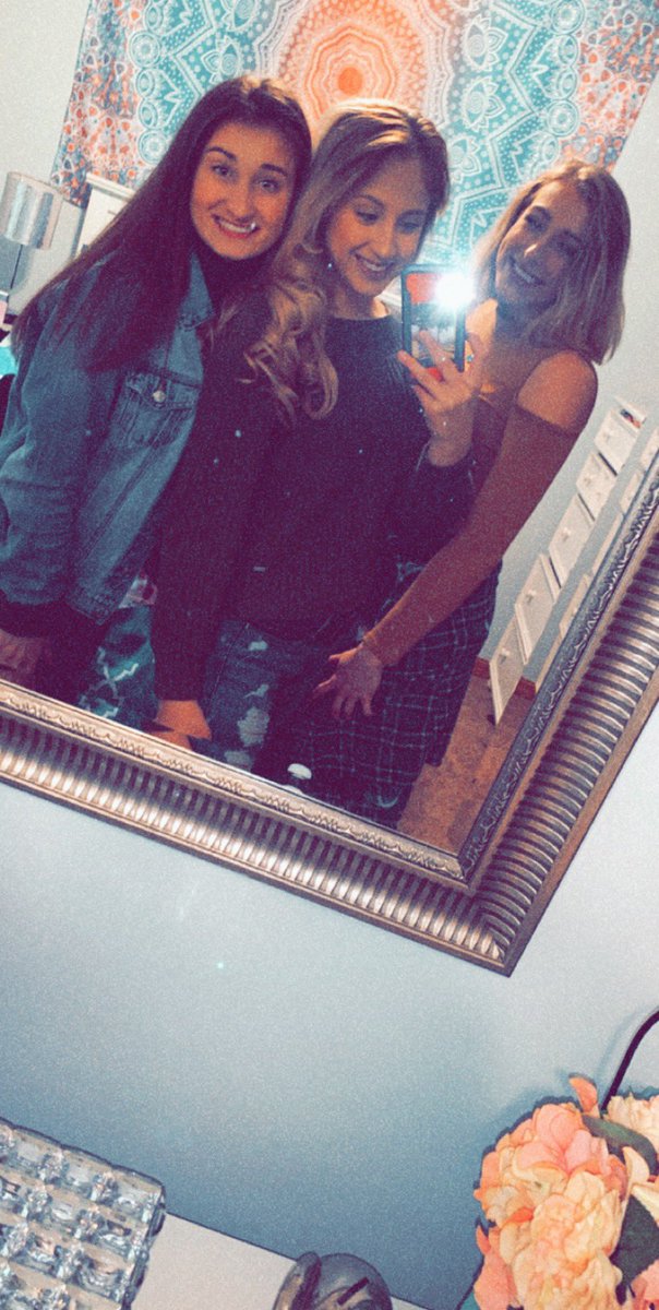 bradeewilz's tweet photo. happy birthday megs🥳 thanks for being such a great bestie🤍 thanks for always doing dumb things w/ me and making bacon at 2 am for me! i love and miss you 💙 https://t.co/s4OMAz8u4k