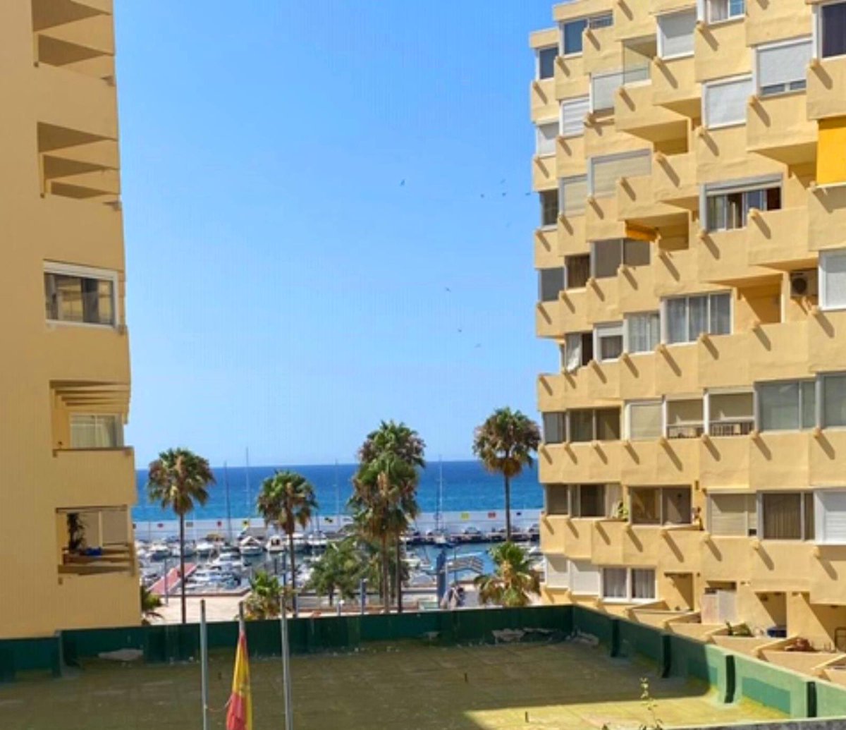 Time2BuySpain's tweet photo. 🔹 ¡Apartamento en 2ª Línea de Playa de Marbella centro con vistas al Mar! | A 20 metros del Paseo marítimo, playas y Puerto deportivo | 2 habitaciones y 2 baños | 110 m² construidos | Garaje | 450.000 €.

Más detalles y fotos aquí ➡️ https://t.co/DrKpHO20xL https://t.co/0XPvC1qInS