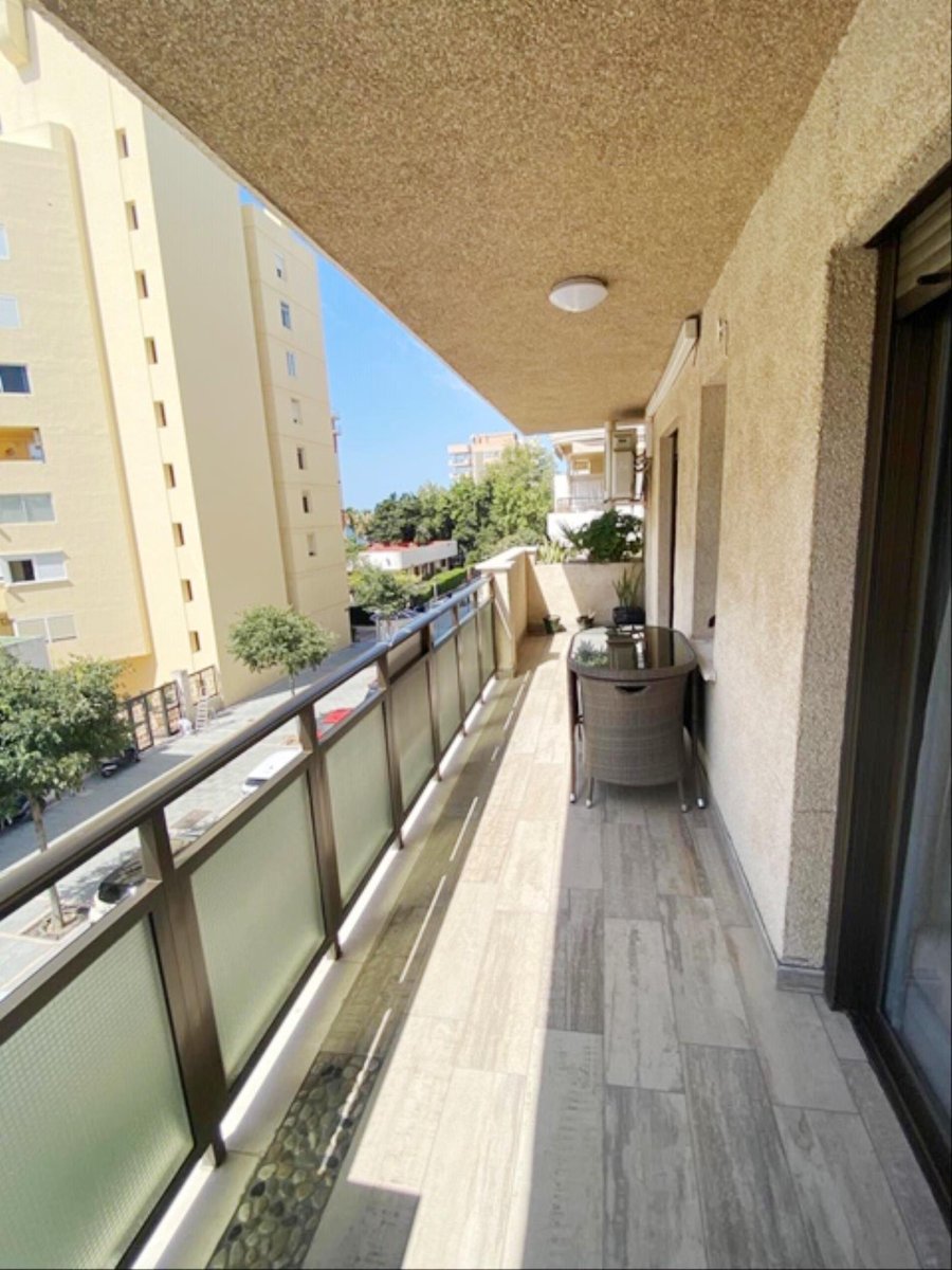 Time2BuySpain's tweet photo. 🔹 ¡Apartamento en 2ª Línea de Playa de Marbella centro con vistas al Mar! | A 20 metros del Paseo marítimo, playas y Puerto deportivo | 2 habitaciones y 2 baños | 110 m² construidos | Garaje | 450.000 €.

Más detalles y fotos aquí ➡️ https://t.co/DrKpHO20xL https://t.co/0XPvC1qInS