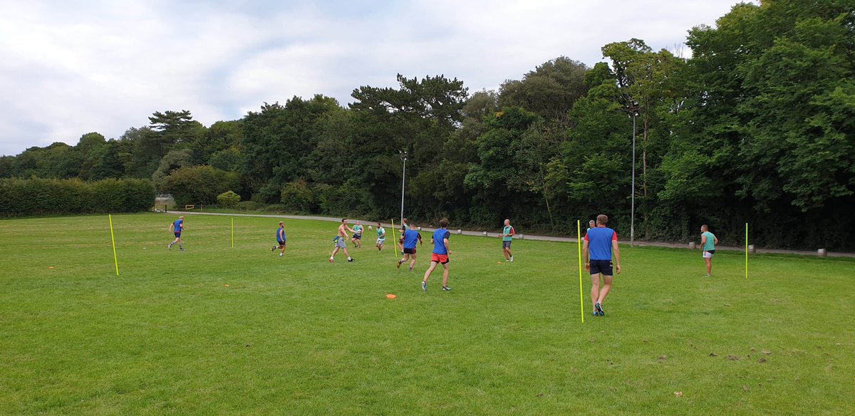 CirencesterRFC's tweet photo. Great numbers at @cirencesterrugby last night !
See you all tomorrow we go again and itβs #thirstythursday too!
All welcome new and old !
#training #skills #fitness #rugby @grfurugby #communith #clubhouse #rugbyplayers https://t.co/KjJnitRSq7