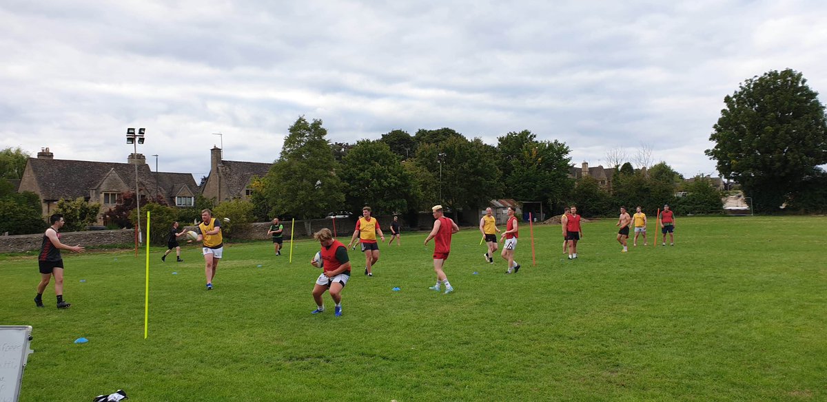 CirencesterRFC's tweet photo. Great numbers at @cirencesterrugby last night !
See you all tomorrow we go again and itβs #thirstythursday too!
All welcome new and old !
#training #skills #fitness #rugby @grfurugby #communith #clubhouse #rugbyplayers https://t.co/KjJnitRSq7