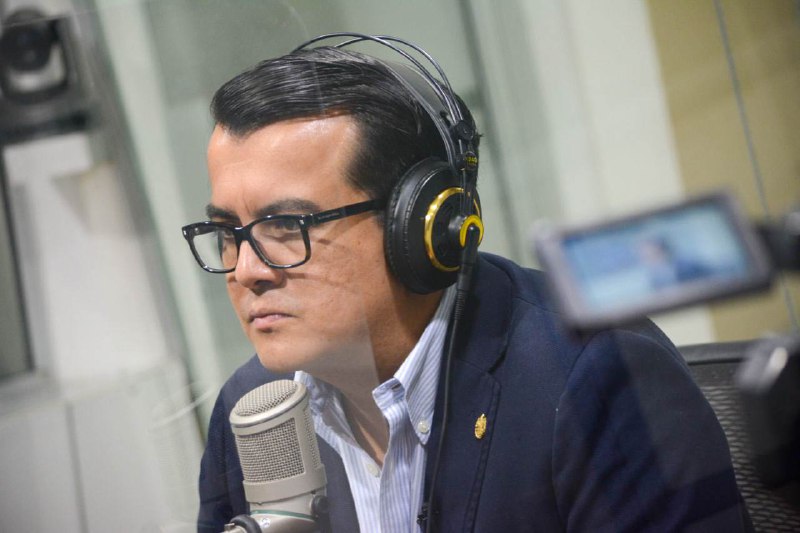 SecPrensaSV's tweet photo. #TemporalSV | @lopezfernando, ministro de @MedioAmbienteSV, afirma que tormenta Amanda tuvo 2 etapas de influencia, la primera cuando nos afectó desde el océano Pacífico; luego el sistema se reconfiguró en el Golfo de México y fue cuando tuvimos la segunda etapa de lluvias. https://t.co/lAvoqxBT1z