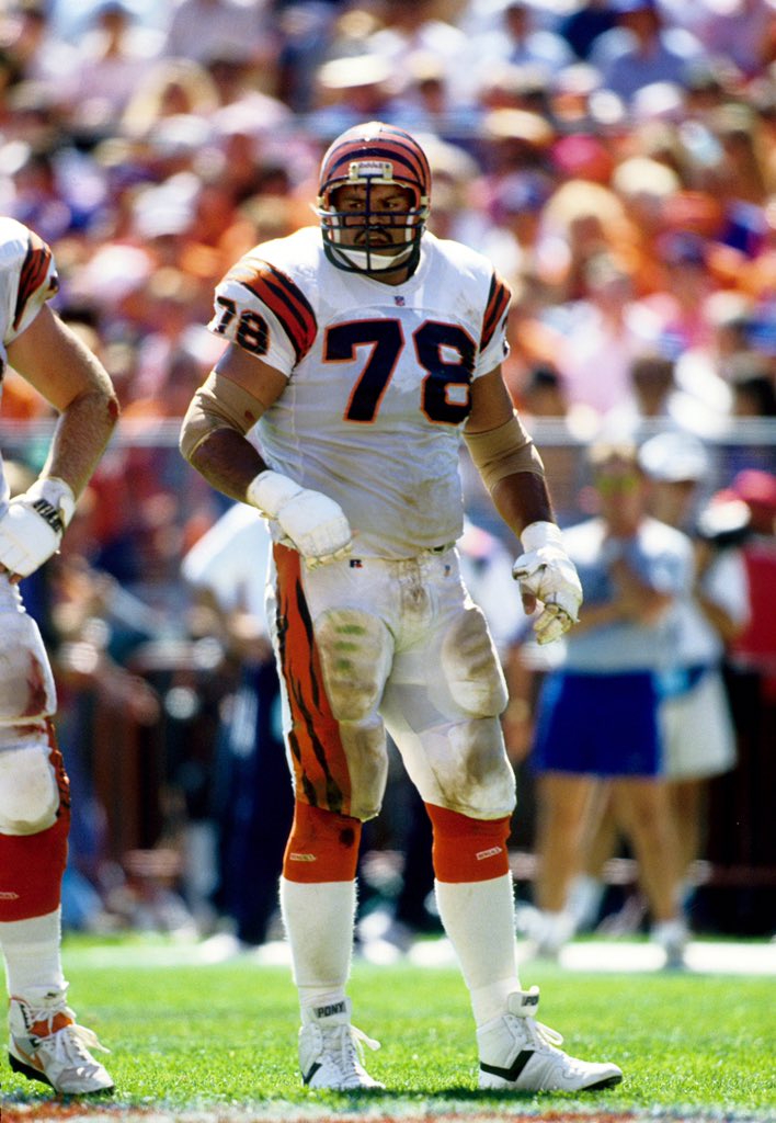 beyond_victory's tweet photo. Join @AnthonyMunozHOF, @BobPapa_NFL, and @davediehl66 live on @SiriusXMNFL/ @SIRIUSXM at 10:00AM EST to hear them claim their #victory!
#VictoryBeyondCompetition https://t.co/Fb8gxyVbVV