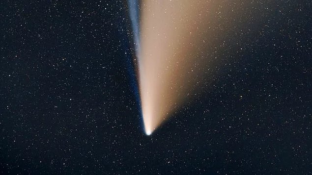 21. yüzyılın ilk çıplak gözle görülebilir yıldızı olan Neowise kuyruklu yıldızı dünyadan 103 km uzaklıkta geçerken NASA bu görüntüyü paylaştı. Neowise'ın dünyadan tekrar görülmesi 6 bin 766 yıl sonra olucak.