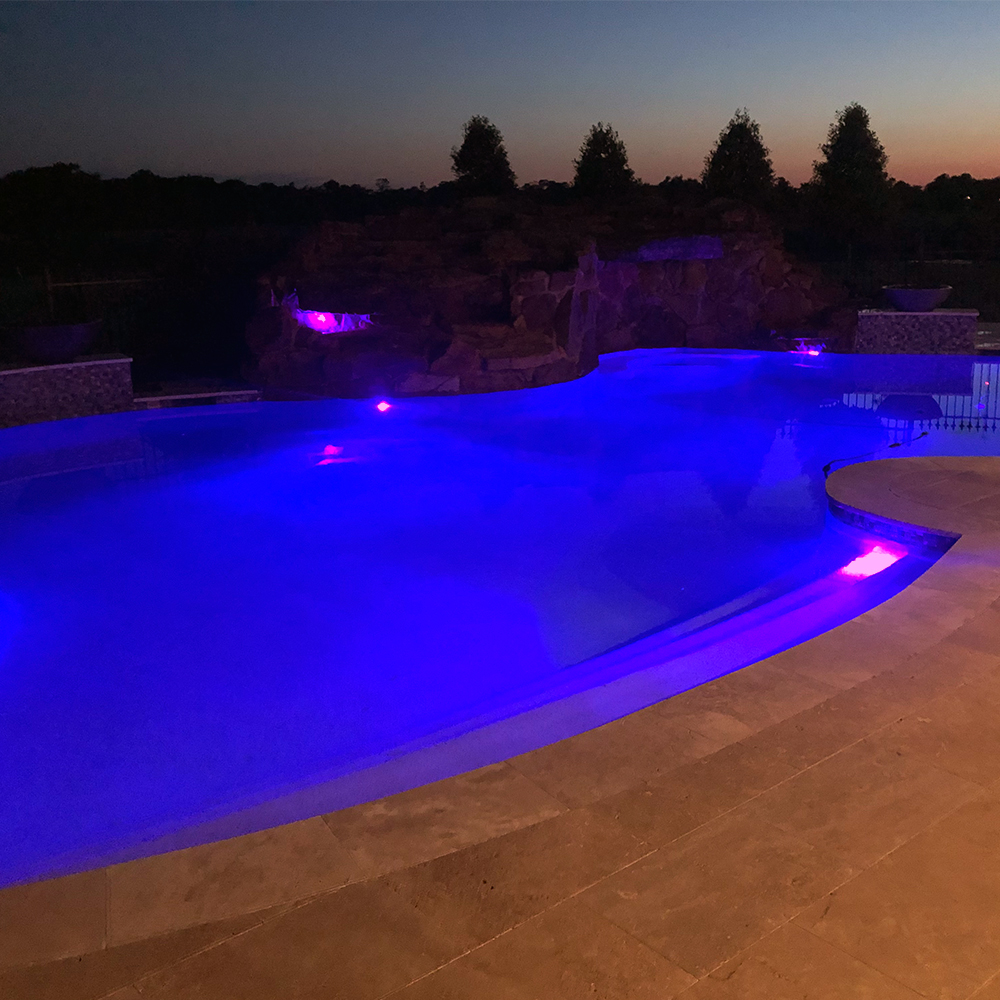 JJElectronics3's tweet photo. Night swimming perfection using our ColorSplash Vu fixtures 🌙

#Staycation2020 #JJElectronics #ColorChanging #LED #VuLighting #Fixtures #Pool #Spa #Swimming https://t.co/NgUtDw3CpG