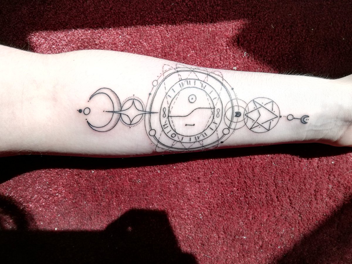 celestialbin_'s tweet image. ☆  to honor the stars, that kept shining brightly even during the darkest of times ☆