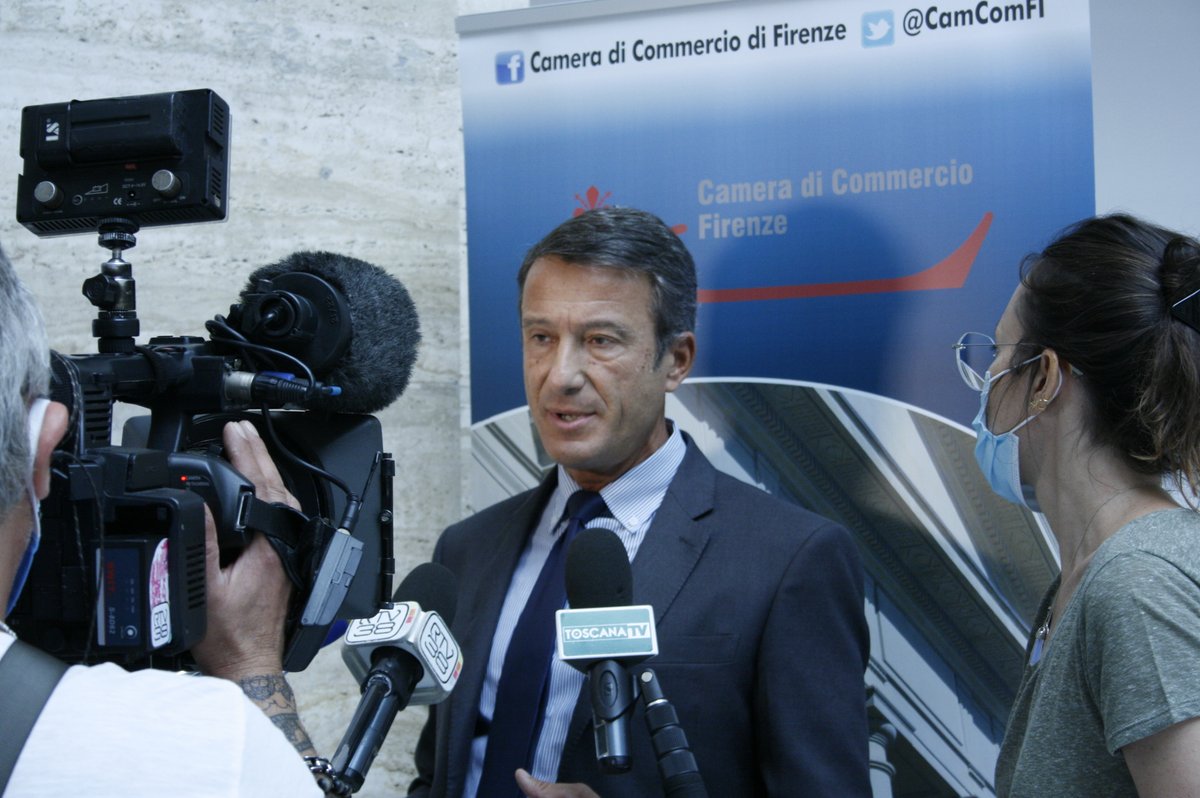 CamComFI's tweet image. Firmata in Camera di commercio la convenzione per #orientamentoprofessionale dal network di 36 soggetti per aiutare i ragazzi delle scuole superiori a #scegliere un #lavoro, una #professione o #fareimpresa nei settori più richiesti dal mercato bit.ly/orientarsialfu…