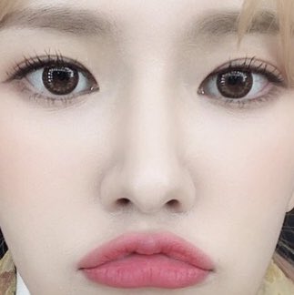 ANS_official_'s tweet photo. [#로연]
깡총-🐰쥬하🎀 오늘은 쥬쥬가 좋아하는 얼굴 확대샷🤪🤪💗 깜짝 놀랐죠? 헤헤 예전부터 지금까지 모음이에요😚 오늘도 엔제리들 생각하면서~ 💗쥬나잇💗
#ANS #AngelNSoul #에이엔에스
#ROYEON https://t.co/8NrJWtsZcW