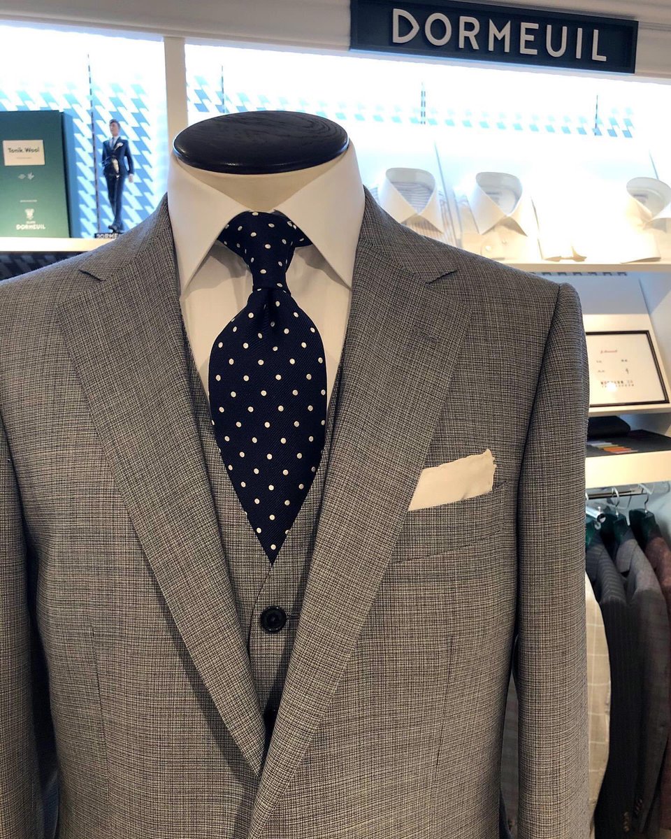 DormeuilUSA's tweet photo. Echo #luxury #cloth by @Dormeuil can be worn all year round. ✂️
Call your tailor or clothier today 📱 https://t.co/GyYw6d9pum