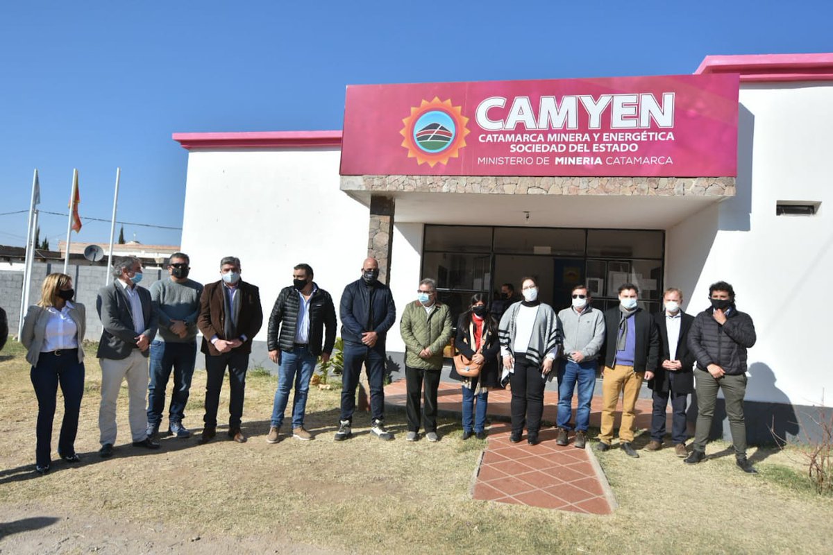 catamarcaminera's tweet photo. El gobernador @RaulJalil_ok, junto al ministro de Minería @MiconeRodolfo, recorrió las oficinas de #CAMYEN en Andalgalá y ratificó que las mineras que operan en Catamarca deben tener su sede en territorio provincial.
#CatamarcaMinera https://t.co/Ts3rIDUpq2