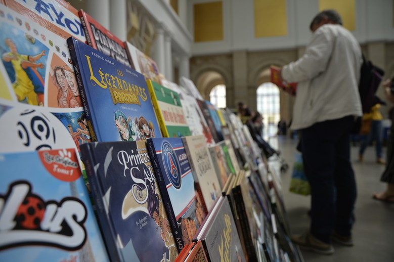 [ÉVÉNEMENT] 
Dans le cadre de "BD 2020, Année de la bande dessinée", Lille est la 1° ville hôte du Village-BD proposé par le <a href="/MinistereCC/">Ministère de la Culture 🇫🇷</a> &amp; organisé par <a href="/LeCNL/">CNL - Centre national du livre</a>. Une grande expo et des ateliers pour enfants sont proposées du 26 juillet au 9 août.
👉 Infos : bit.ly/2ZSG3l3