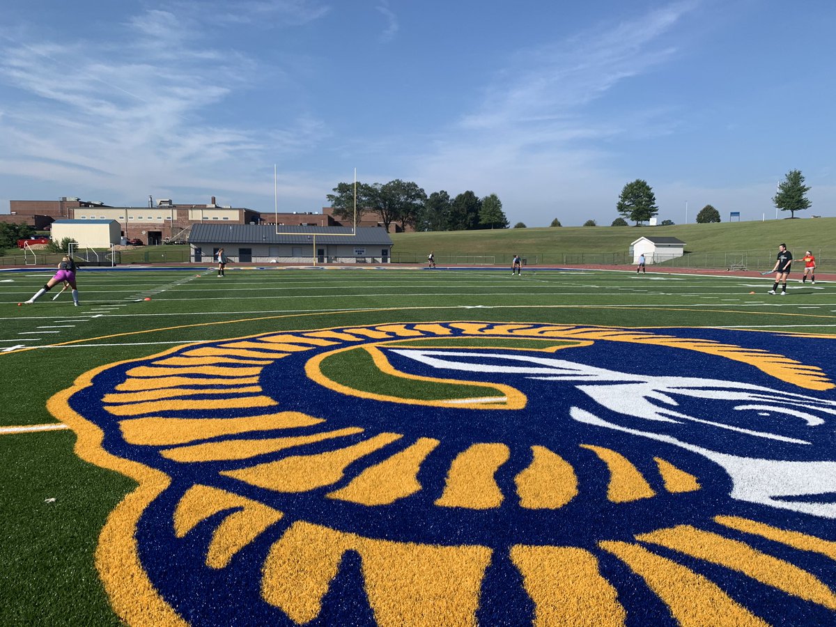 It was a hot one, but these girls came out ready to roll this morning on our brand new turf field! 💙🏑💛