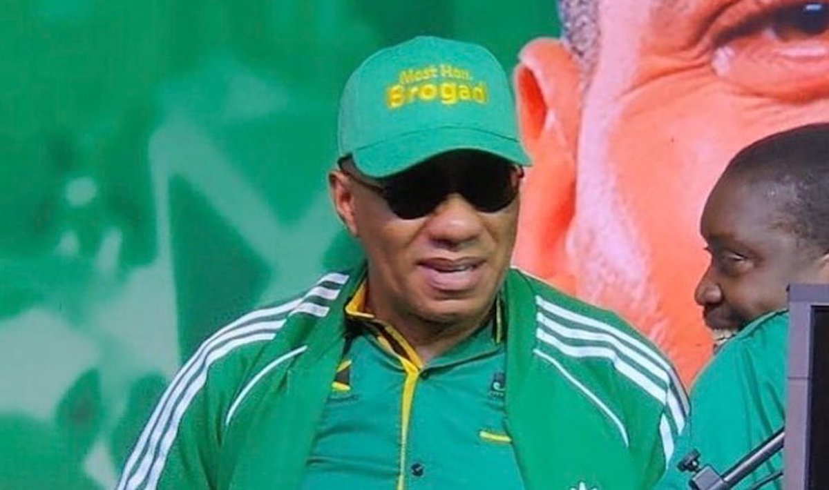 g2kjamaica's tweet photo. Happy birthday to our Prime Minister the Most Hon. Andrew Holness, ON, MP.#Brogod #PROSPERITYโ๐พ๐๐We are inspired by his journey & his leadership & wish for him another term to do what he loves, which is serve the ๐ฏ๐ฒ people.
We wish for you an enjoyable day @AndrewHolnessJM https://t.co/aHGYMwbYHz