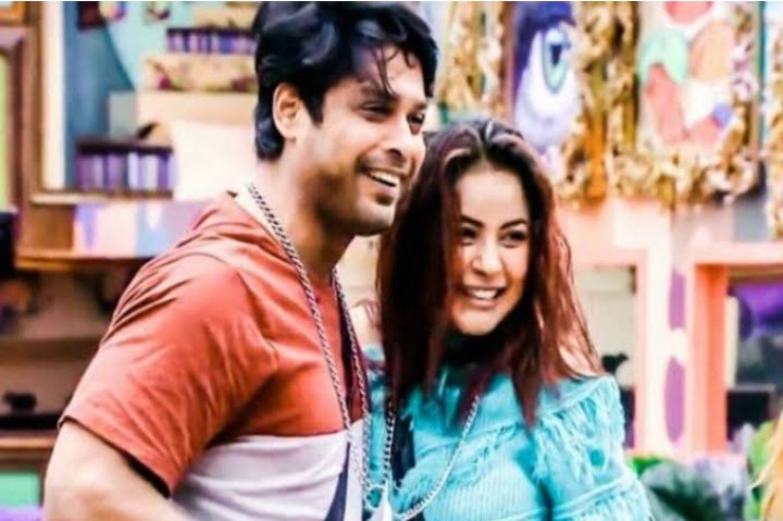 Sensual11640697's tweet photo. Who's your favourite? 

RT for #Sidnaaz 

Like for #AsiManshi

#SidharthShukla #AsimRiaz #HimanshiKhurana #ShehnaazGill https://t.co/o77qTfGQDs