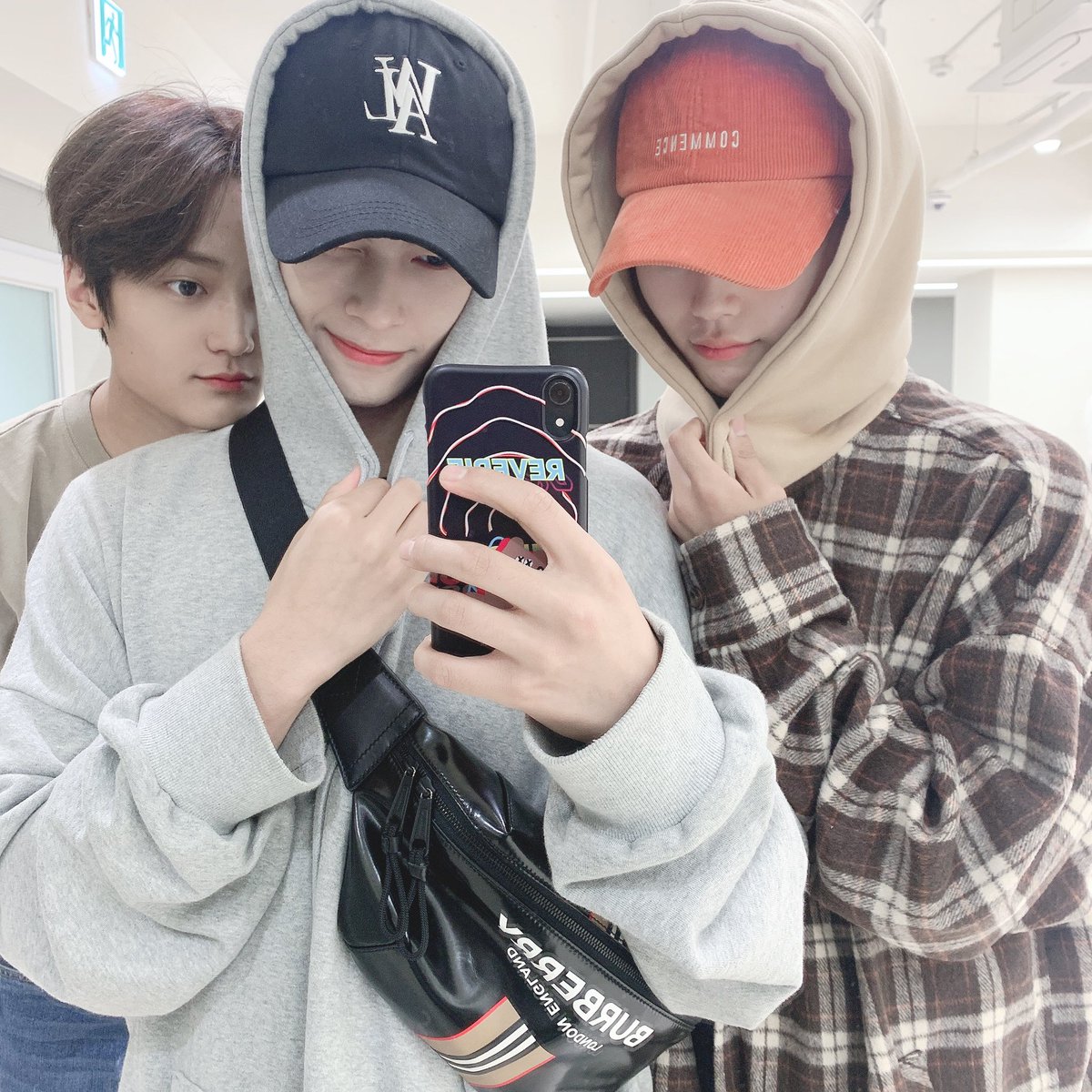 CRAVITY_twt's tweet photo. 러비티랑 함께하는 100일동안 
정말 너무너무 행복했어요🥰
앞으로도 우리 좋은 추억 많이 많이 만들고
100000000000000000년동안 함께해요
사랑해 러비티❤️
#크래비티 #세림 #러비티 #100일 https://t.co/TzRmIwp0kj