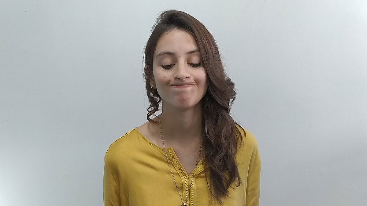 PoliFerrnandez's tweet photo. -"Solo me habló con vos"
-...

NO SE OLVIDEN DE PONERLE LIKE A MI VIDEO 🥰 está como tuit fijado en mi feed! 

#BloopersForFuture
#LaMemeSemilla
#LaBlooperSemilla
#SeedsForTheFutureHuawei https://t.co/PDkGtWlRn1