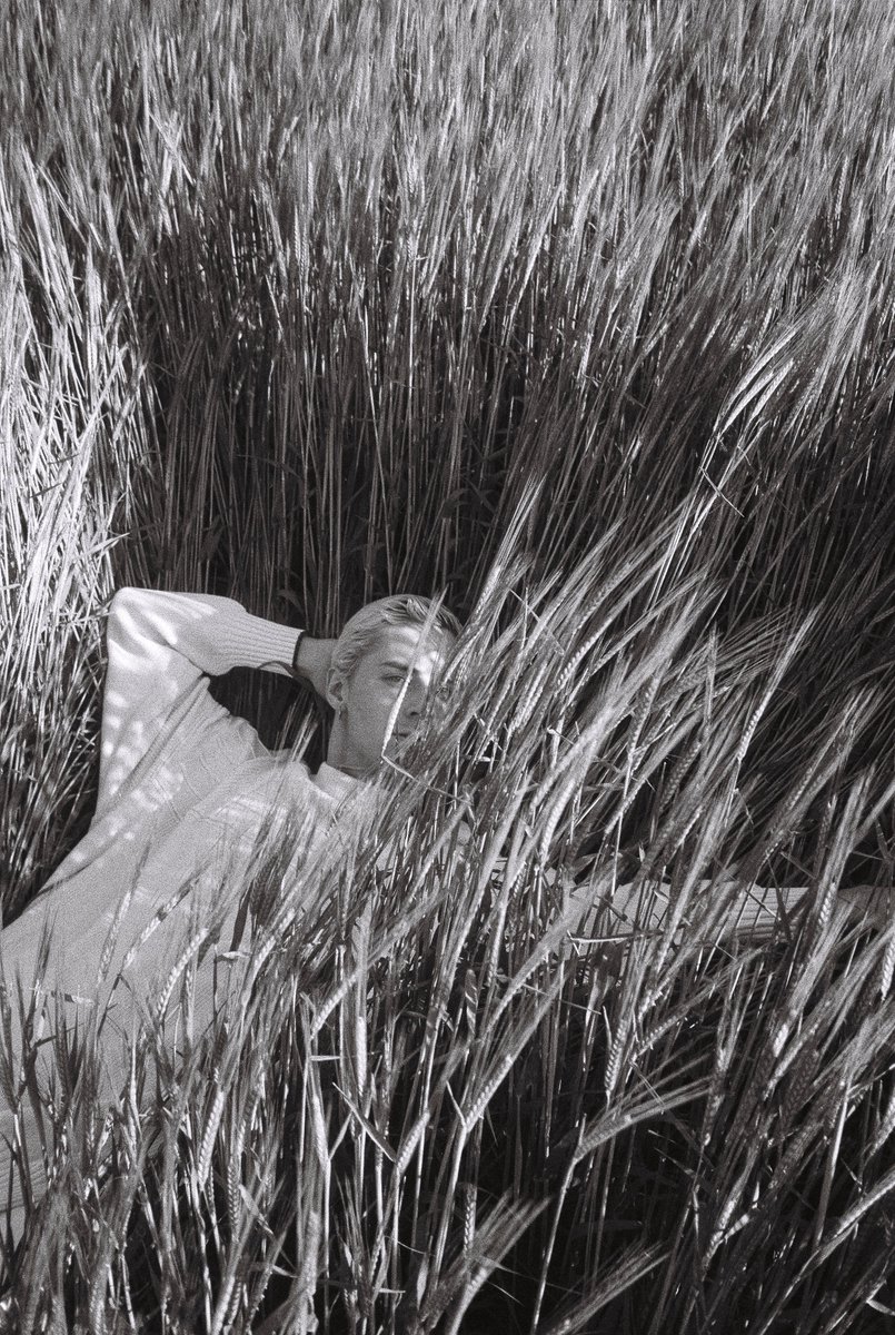 MP10 — A Perfect Day featuring Uniforme Paris

The fifth story; A Perfect Day features Uniforme Paris' SS20 collection 'Seafarer'

by Mikko Puttonen &amp; Lucas Ruska Martin