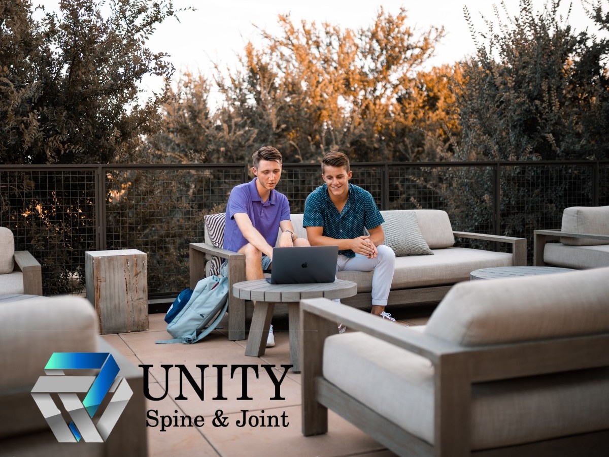 When you come to Unity Spine &amp; Joint, our expert doctors will find the exact source of the trigger point and where the injection should take place. Get relief today.
#UnitySpineAndJoint  #UnityPhysicianSe... patients.unityps.com/joint-injectio…