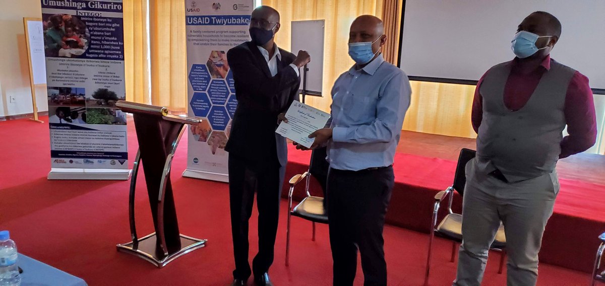 AlexGmariam's tweet photo. Under the #USAID_CHAIN mechanism #USAID_Gikuriro #CRS and #USAID_Twiyubake Programs worked with seven #LCSOs to implement joint capacity strengthening activities and celebrated successful completion of all milestones @USAIDRwanda @CatholicRelief @Silverkarumba1 @Alphonsenkusi2 https://t.co/KMdSkgMumb