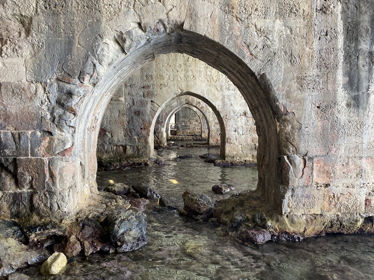 On my last day in Alanya (I was only there for the weekend), I went to go see the red tower (Kızılkule) which also dates back to the 13th century & the shipyard nearby. The tower will be recognisable to us who remember the 250,000 lira notes!