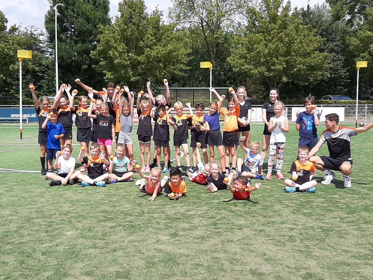 Mooie dag vol korfbal clinics met de #korfbalzomer! Bij <a href="/ckvReeuwijk/">ckv Reeuwijk</a> en <a href="/GKV_Gorinchem/">GKV Enomics</a> <a href="/Korfbalverbond/">KNKV</a>