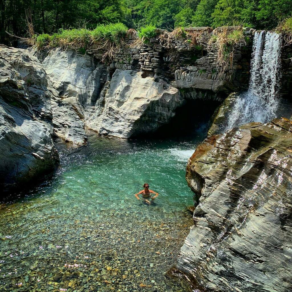 chjobic's tweet photo. Cooling down
#waterfalls
#spring https://t.co/9C2lO0J4Fr https://t.co/RCZaRSLrn3