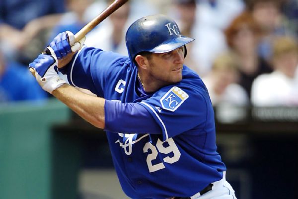 Happy 47th birthday to one of the more underrated Royals, a feared slugger in his prime, Mike Sweeney! 