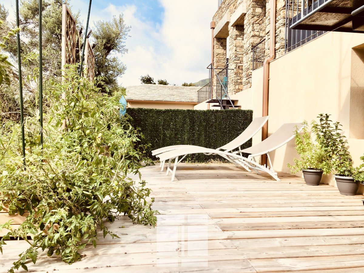 immodecorse's tweet photo. SUPERBE DUPLEX NEUF ❗️❗️❗️Sur la commune de Brando 🌞 -Parking privatif, 15min du centre ville et surtout vue imparable sur les îles 🌴 Contact: 04.95.32.86.55 #corse #brando #sun #immodecorse #lekallisté https://t.co/ysjabiE2QW