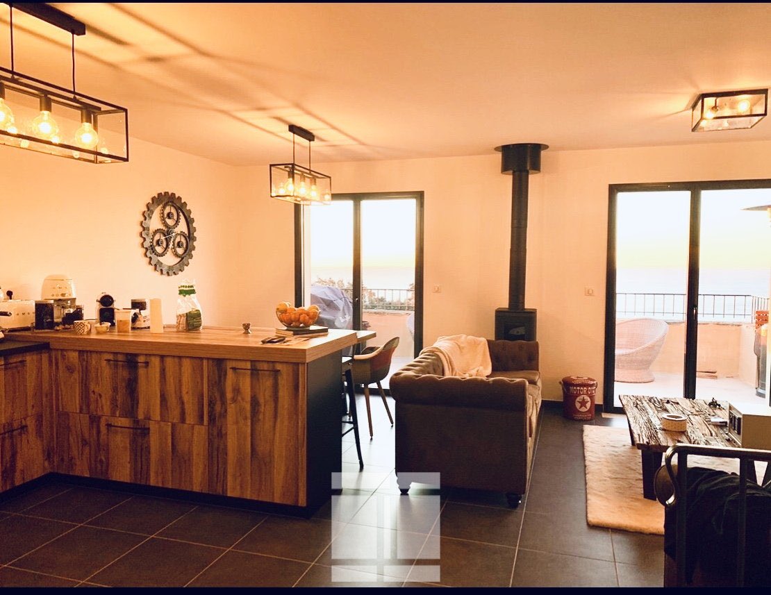 immodecorse's tweet photo. SUPERBE DUPLEX NEUF ❗️❗️❗️Sur la commune de Brando 🌞 -Parking privatif, 15min du centre ville et surtout vue imparable sur les îles 🌴 Contact: 04.95.32.86.55 #corse #brando #sun #immodecorse #lekallisté https://t.co/ysjabiE2QW