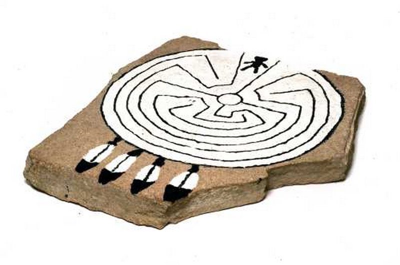 #AcervosINPI

El "Laberinto de la Vida" o "Laberinto de I'itoi" es un símbolo sagrado para el pueblo #Pápago; habla del origen del mundo y de la comunidad. 

Visita los acervos culturales del INPI aquí 👉🏽bit.ly/2MkRgmM