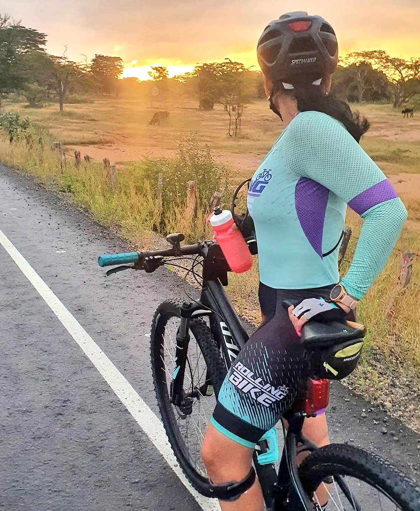 AndriuFM's tweet photo. Les traje café ☕ de #ElAlto para que no digan, que no invito nada!!!
#40kms de amor por el pedal 🚴♂️🍃🦋 #Valledupar #LasRaices #ElAlto #LosCorazones https://t.co/HGr9pasqNy