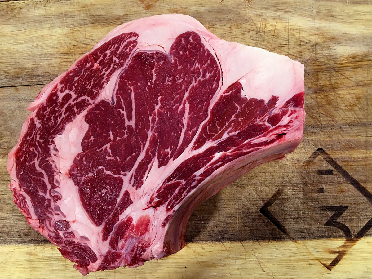 E3Chophouse's tweet photo. Our grass-fed, grain-finished steaks are beautifully marbled, offering a carefully selected mix of fat and lean for buttery-soft texture and robust beef flavor – a winning combination! #e3chophousesteamboat #humblyserving #e3meatco #grassfed #grainfinished #boneinribeye https://t.co/xmFPILThHp